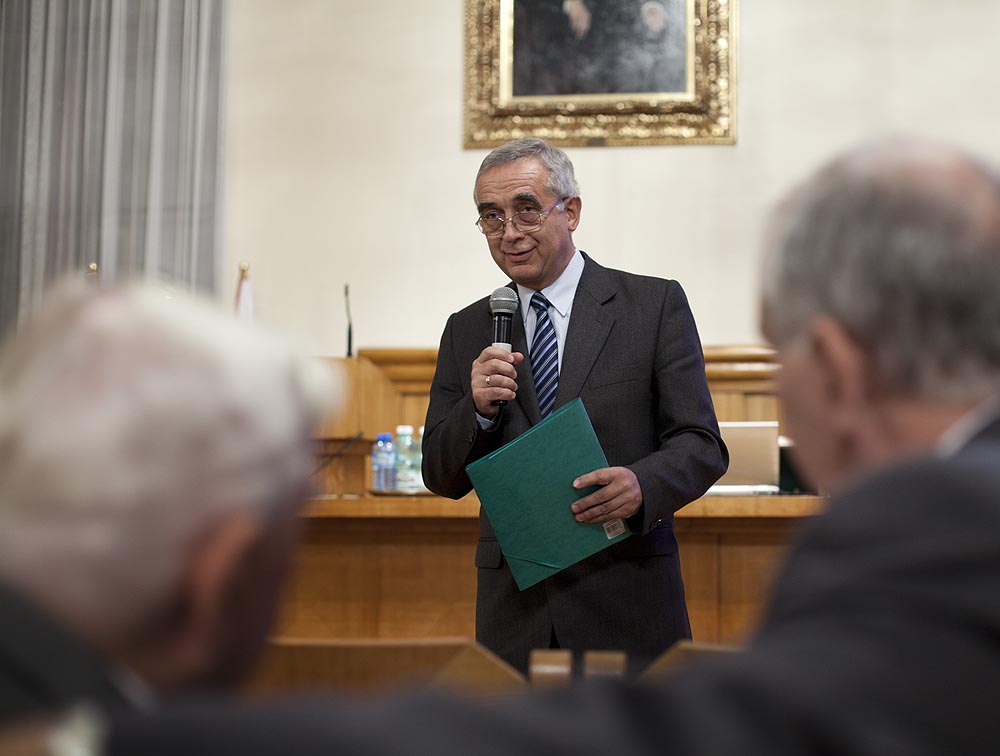 prof. dr hab. Kazimierz Krzemień