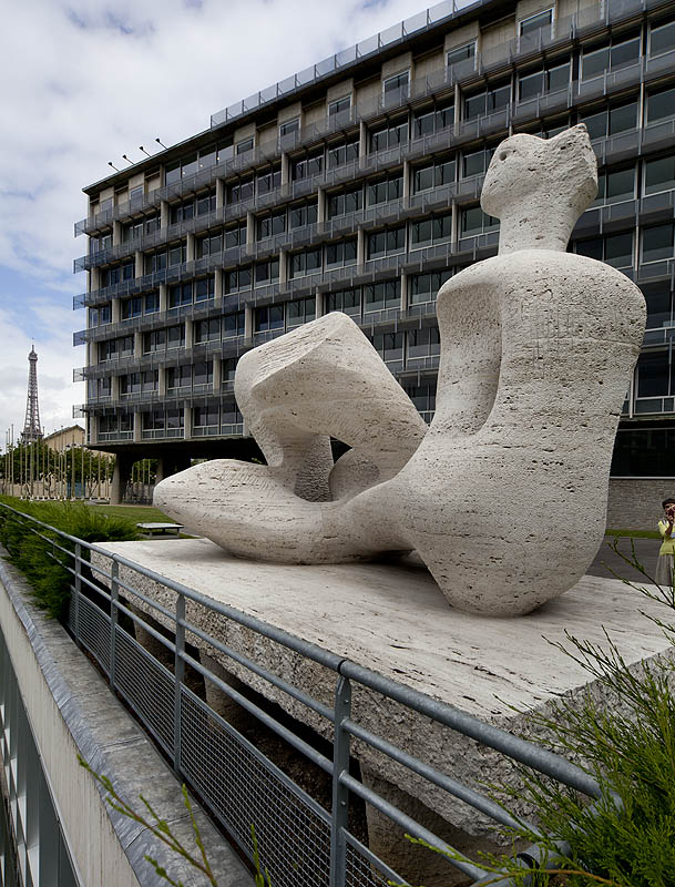 UNESCO HQ, Henry Moore