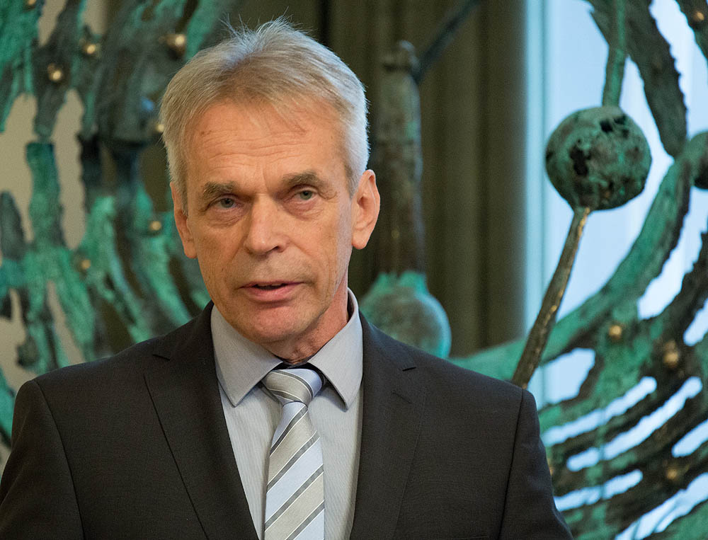 prof. Marek Lewandowski
