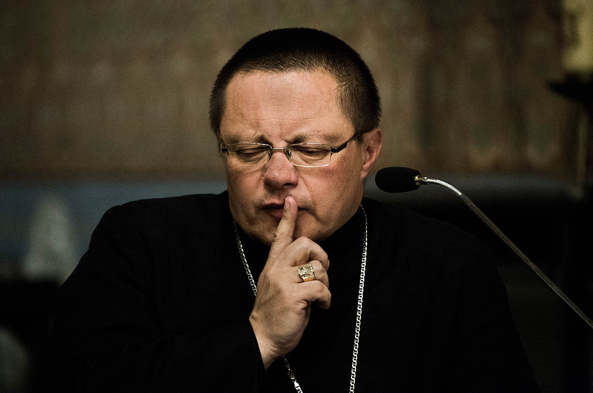 bp. Grzegorz Ry�