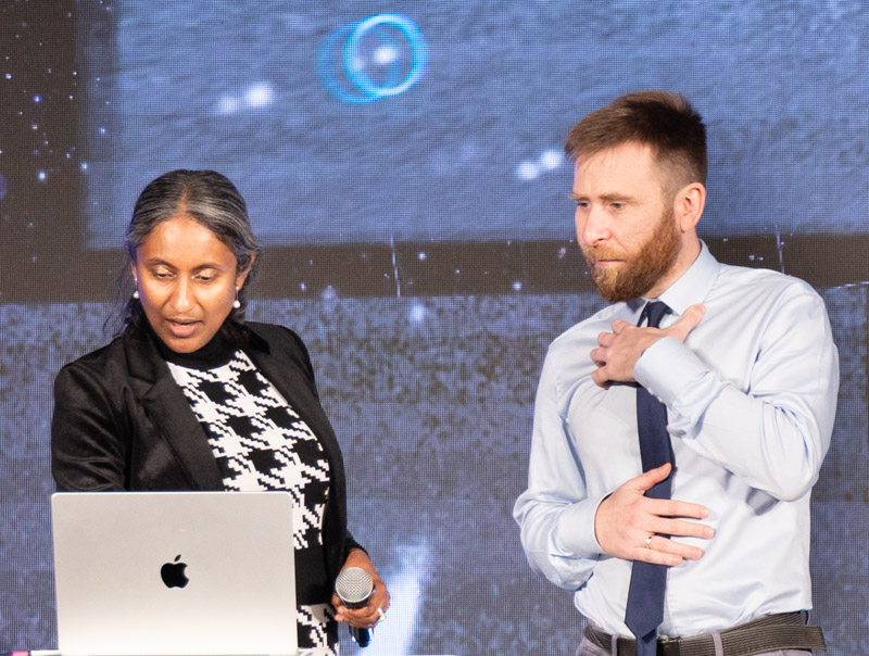 Hiranya Peiris, Piotr Urbańczyk